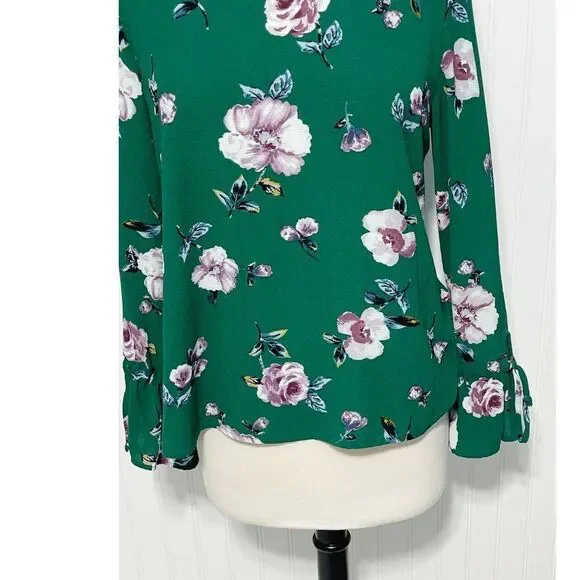 Live To Be Spoiled Floral Print Long Bell Sleeve Blouse Keyhole Back Green Large - Picture 5 of 14